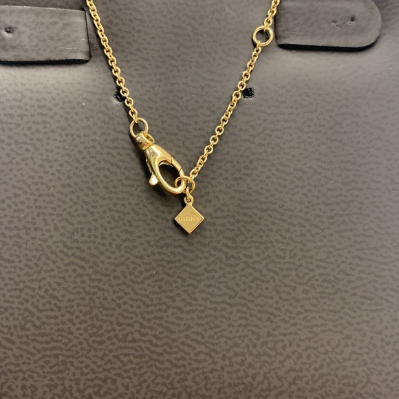 Birks Dare to Dream Three-Ring Tricolor Pendant - Picture 4 of 7